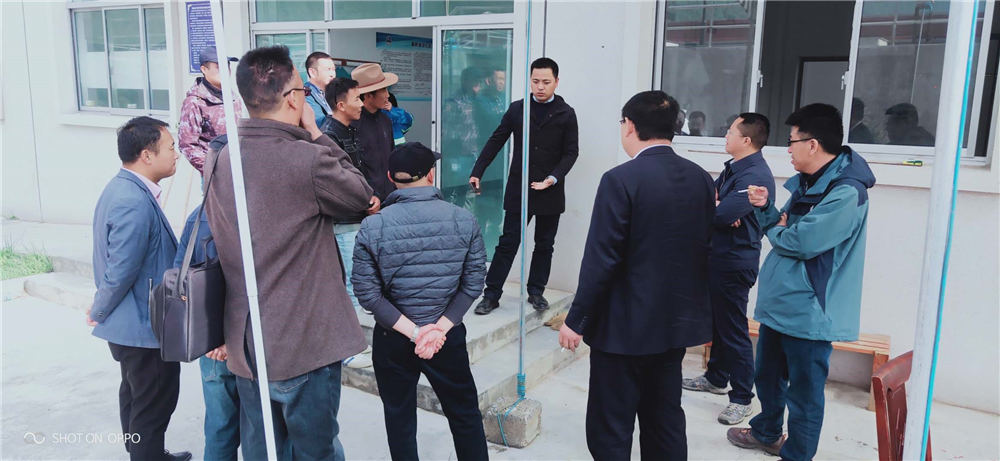 西南督查組在自治區(qū)、日喀則市、吉隆縣、吉隆鎮(zhèn)有關(guān)領(lǐng)導(dǎo)的陪同下對吉隆鎮(zhèn)污水處理廠檢查工作